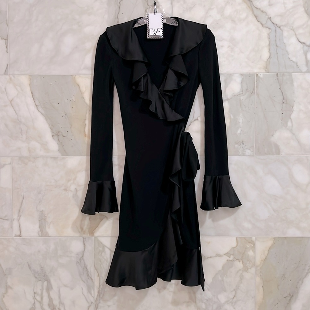 Diane VonFurstenberg Chantel Wrap Dress, Size 0, STUNNING!